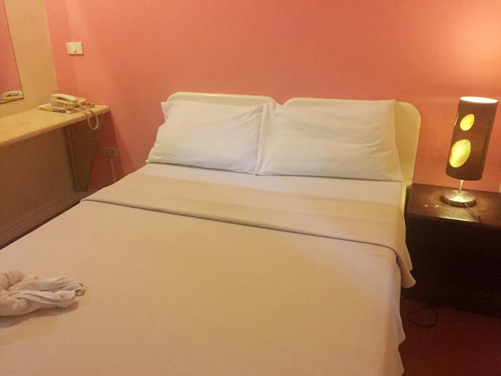 Park Hill Hotel Lapu-Lapu City Exterior foto